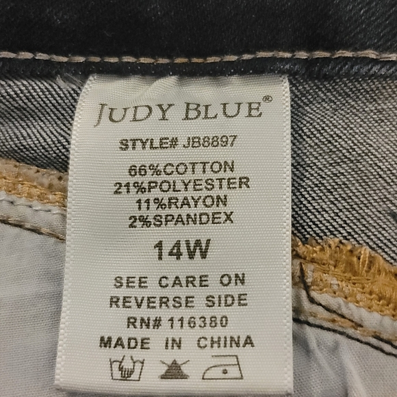 Judy Blue High Rise 16W Front Seam Flare - Picture 3 of 6